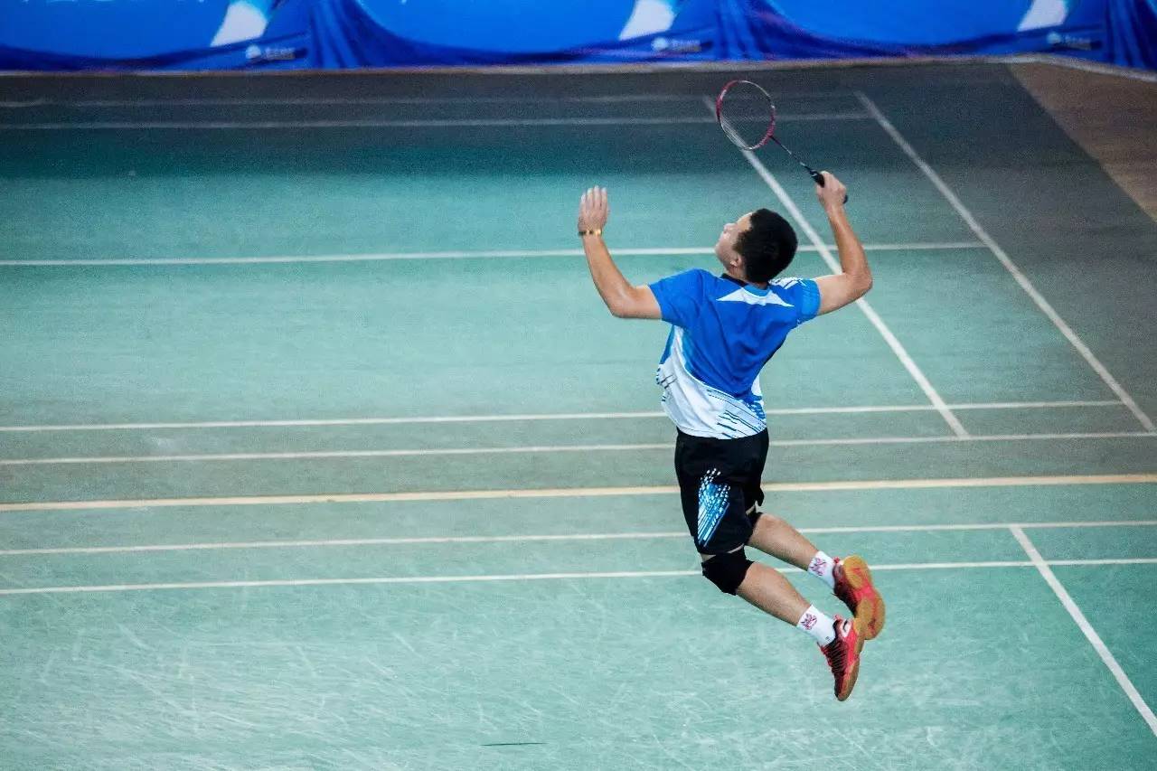 B队的前锋 B队的前锋