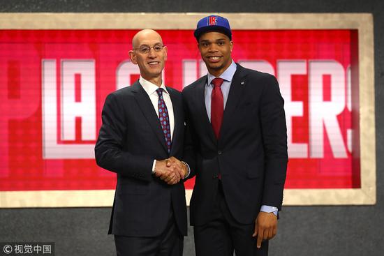 他的到来不 他的到来不